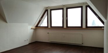 #52 3ZKB-Dachgeschosswohnung in Steinheim