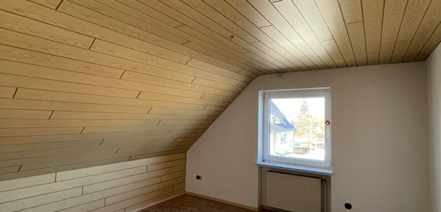 #563 Schicke 5ZKB-Dachgeschosswohnung – Bad Salzuflen-Knetterheide