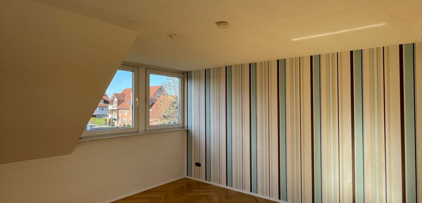 #563 Schicke 5ZKB-Dachgeschosswohnung – Bad Salzuflen-Knetterheide
